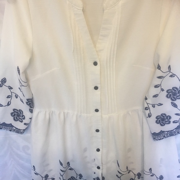 Shirt  Dress with design - Picture 7 of 8